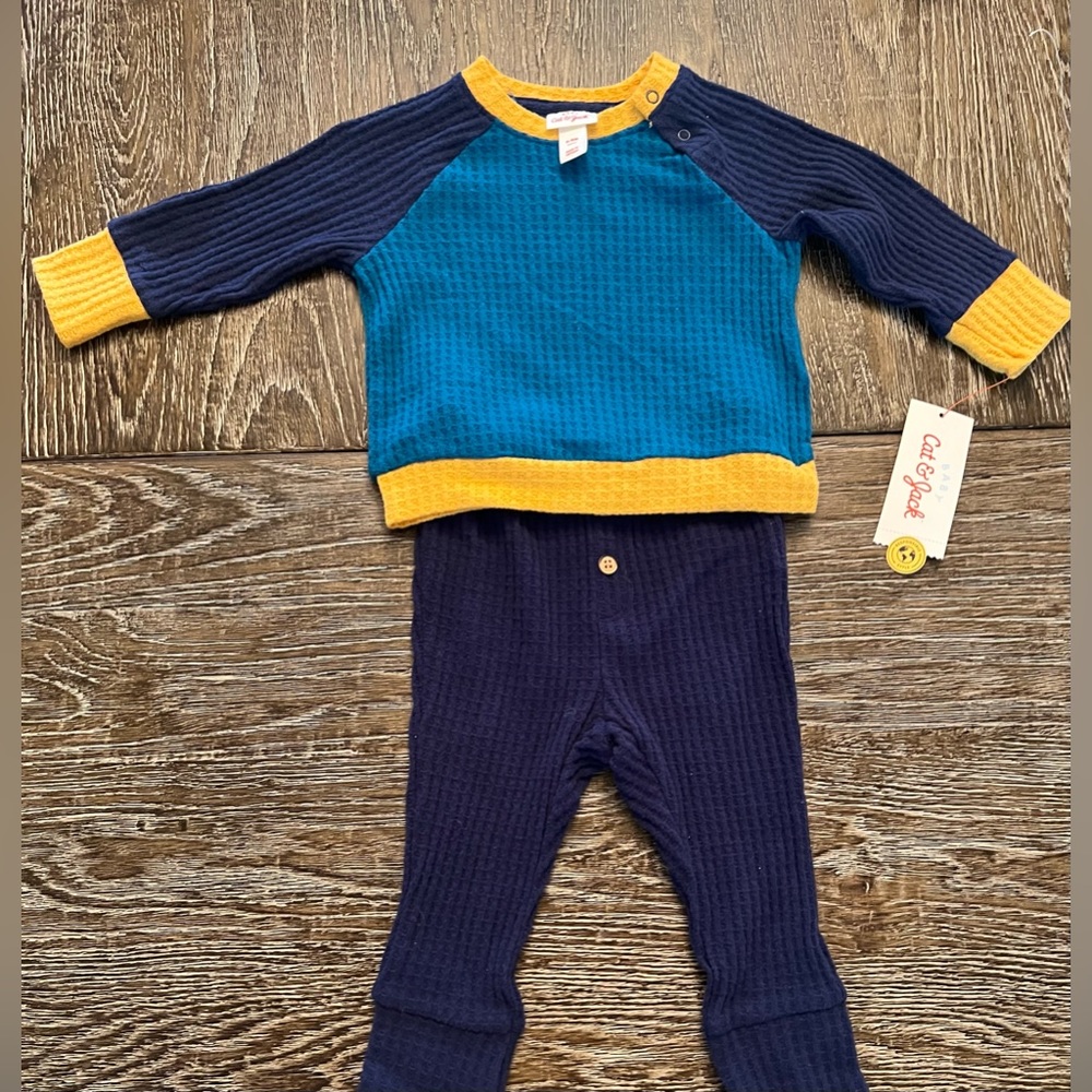 Baby matching set cat and jack 6-9 months